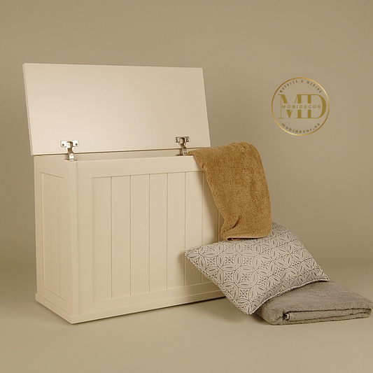 Mueble Arcón de Madera decorado a rayas con Tapa.