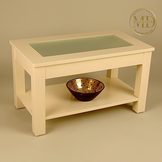 Mesa sencilla de centro, con revistero y tapa de cristal.