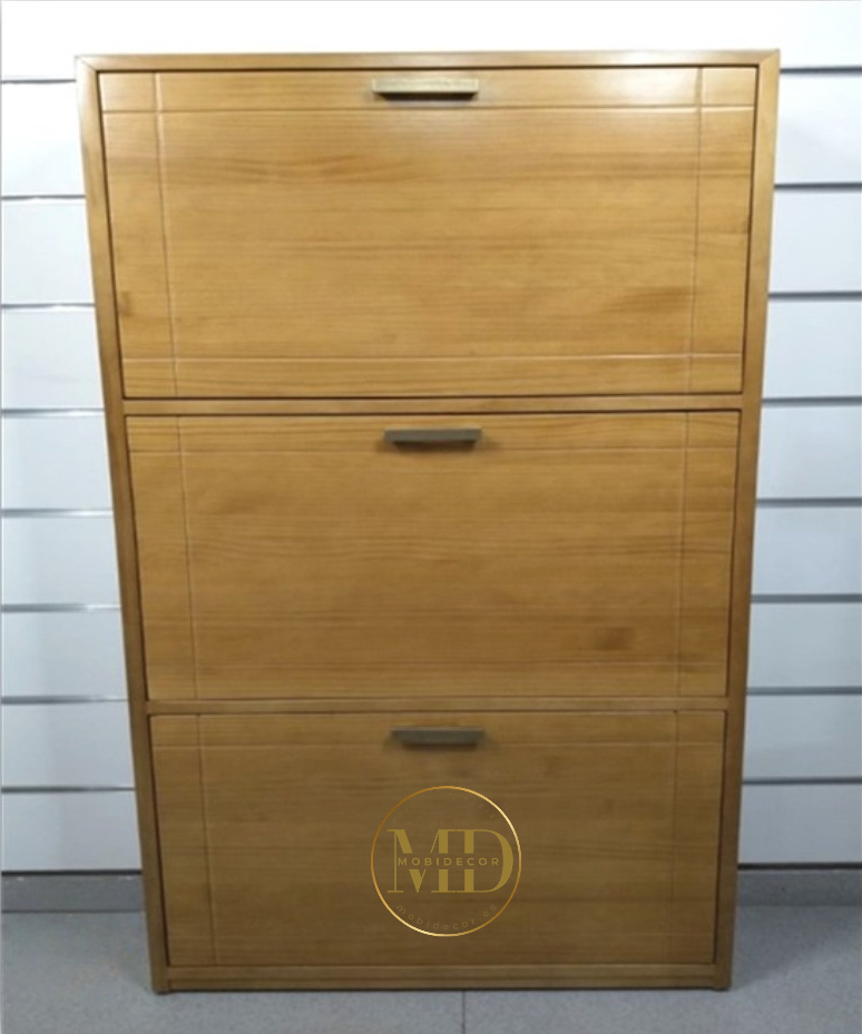 Mueble zapatero de madera con tres portones para calzado.