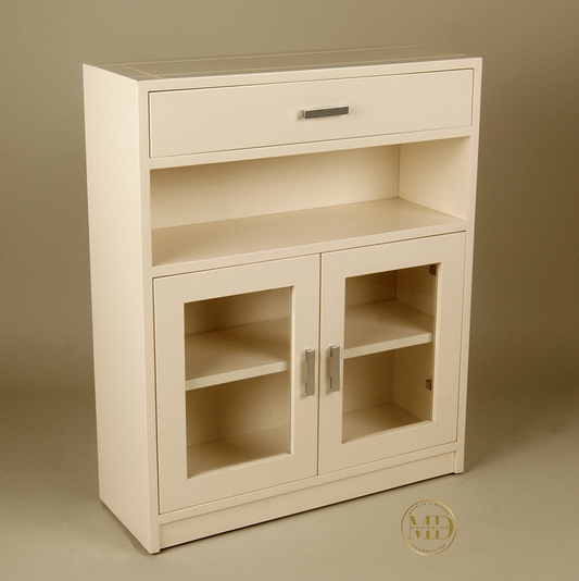 Mueble Recibidor con cajón superior, vano, dos puertas con cristal y con balda interior.